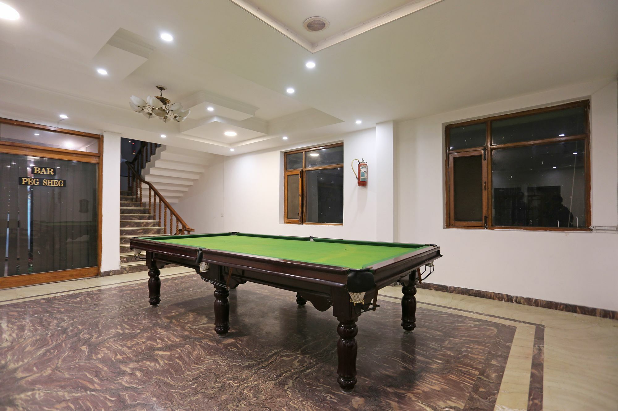 Oyo 10072 Hotel Amrit Regency Dehradun Exterior foto