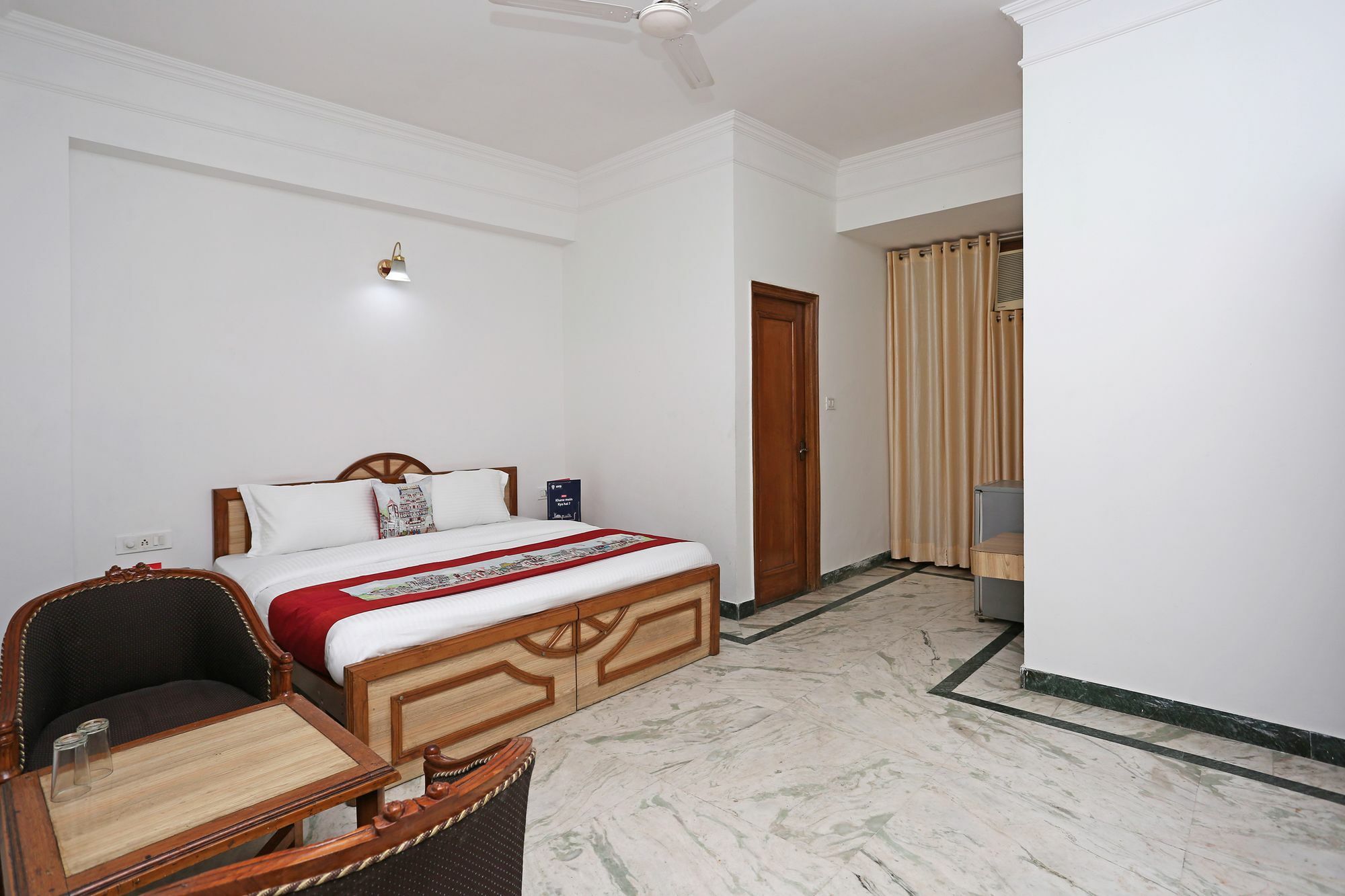 Oyo 10072 Hotel Amrit Regency Dehradun Exterior foto