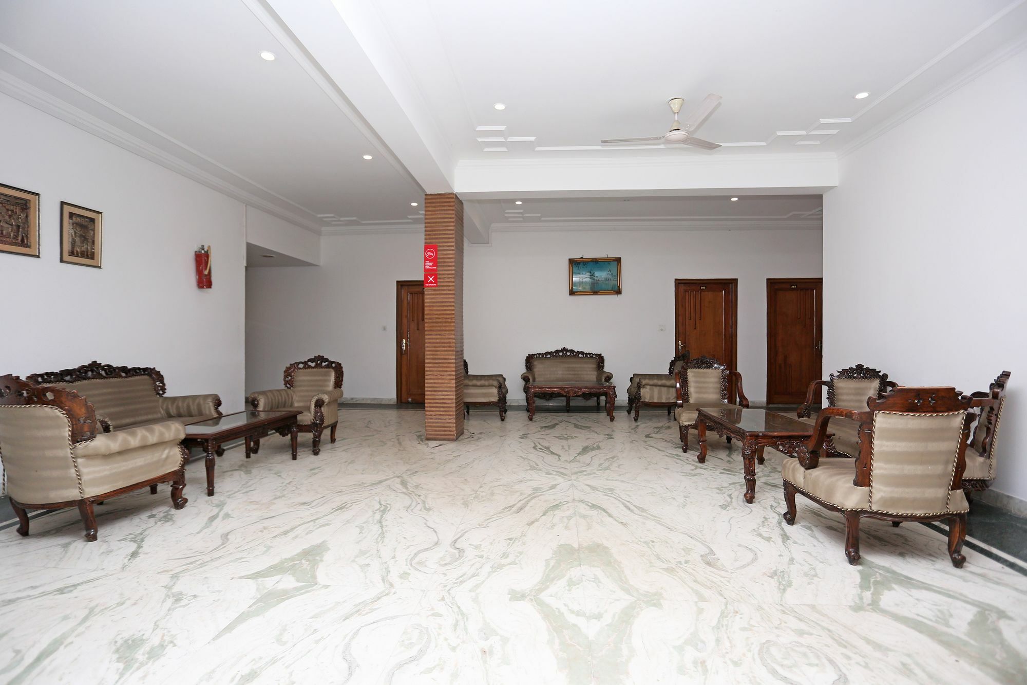 Oyo 10072 Hotel Amrit Regency Dehradun Exterior foto